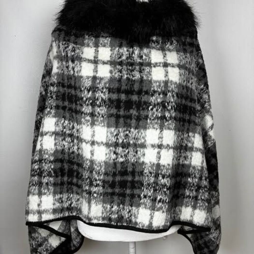 Faux Fur poncho one size